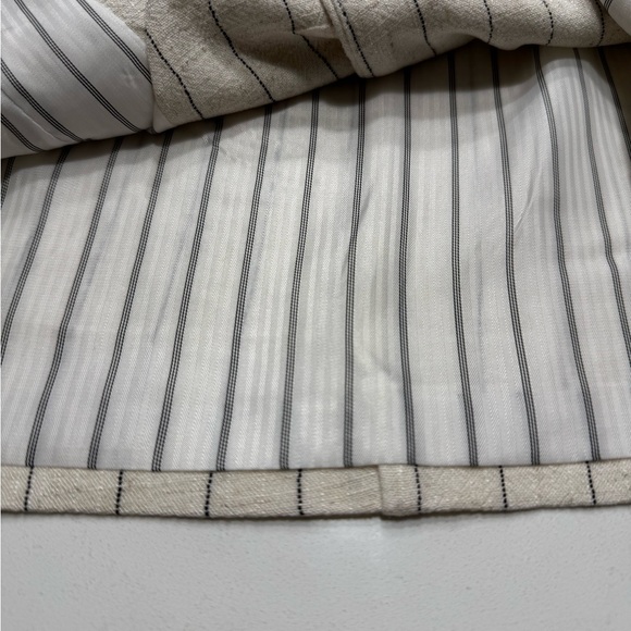 Monteau Linen Blend Vest with Black Stripes - Picture 5 of 8